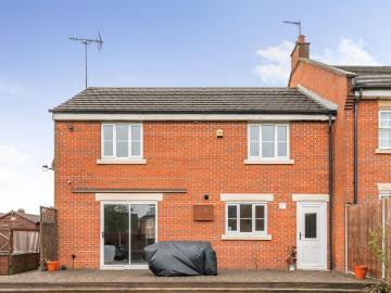 3 bedroom semi detached house to rent