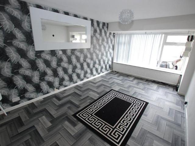 3 bedroom semi detached house to rent