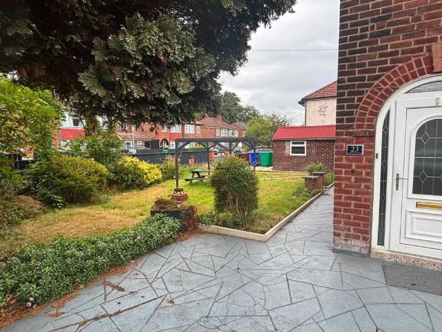 3 bedroom semi detached house to rent