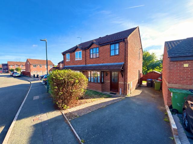 3 bedroom semi detached house to rent