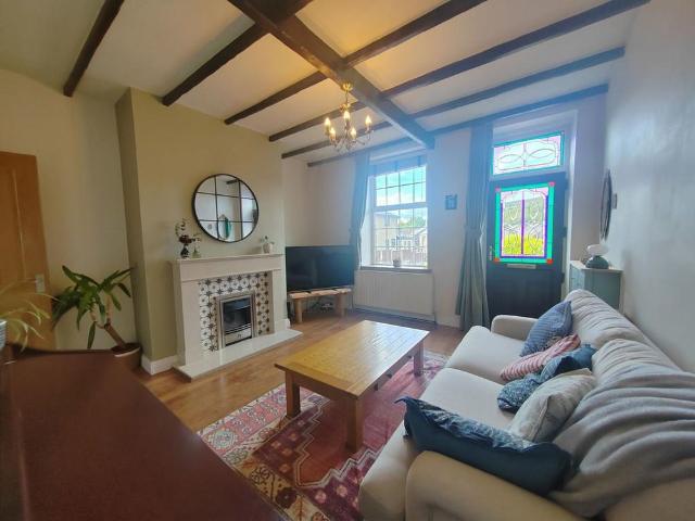 3 bedroom semi detached house to rent