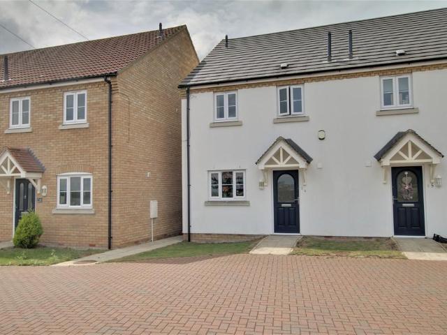 3 bedroom semi detached house to rent