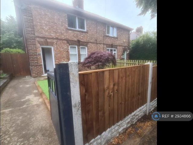 3 bedroom semi detached house to rent