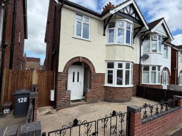 3 bedroom semi detached house to rent