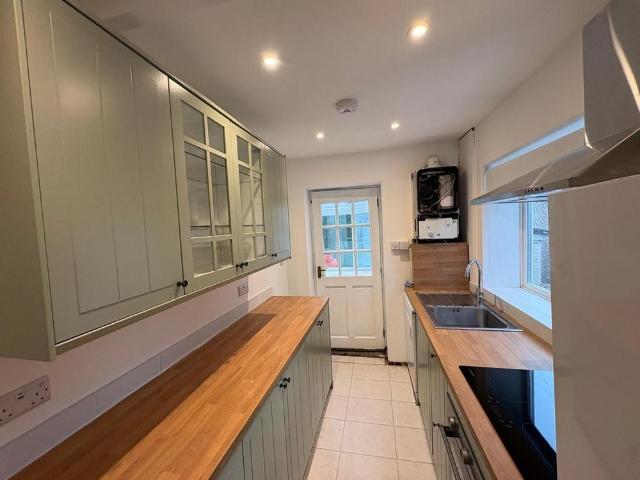 3 bedroom semi detached house to rent