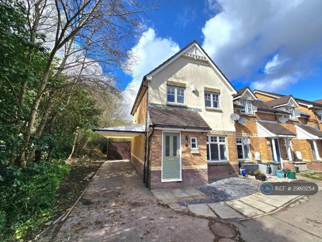 3 bedroom semi detached house to rent