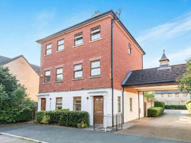 3 bedroom semi detached house to rent