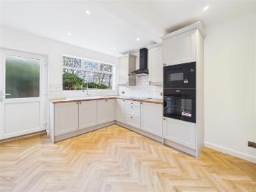 3 bedroom Semi detached house to rent