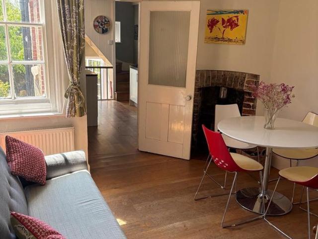 3 bedroom semi detached house to rent