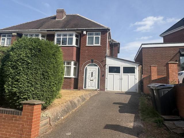 3 bedroom semi detached house to rent