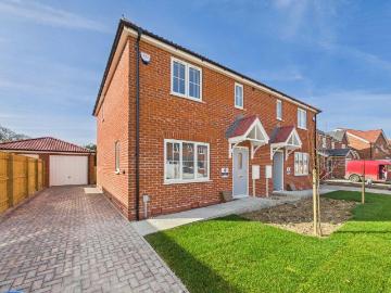 3 bedroom semi detached house to rent