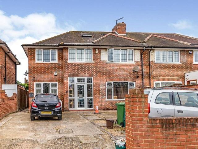 3 bedroom semi detached house to rent