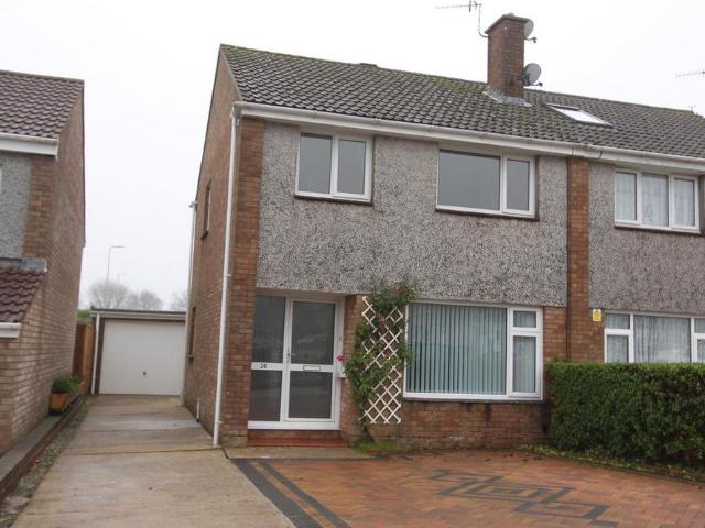 3 bedroom semi detached house to rent