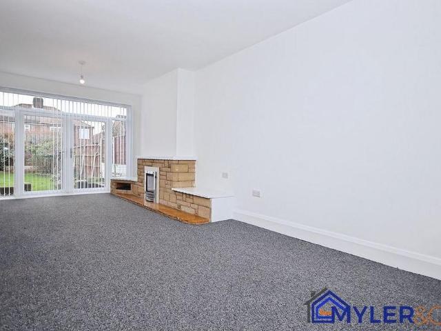 3 bedroom semi detached house to rent