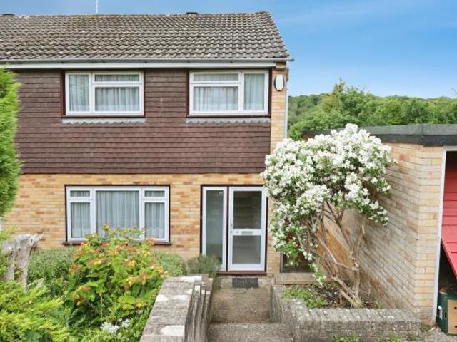 3 bedroom semi detached house to rent