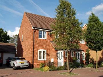 3 bedroom semi detached house to rent