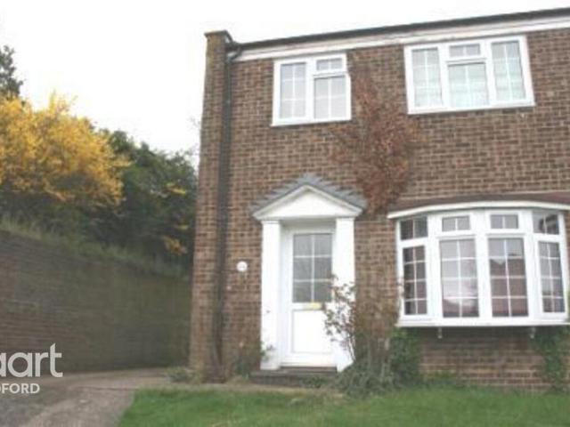 3 bedroom semi detached house to rent