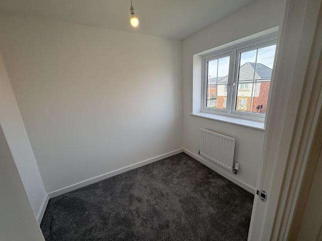 3 bedroom semi detached house to rent