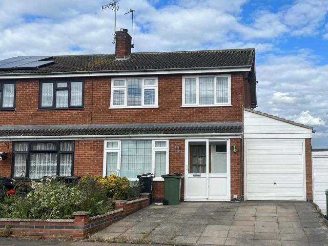 3 bedroom semi detached house to rent