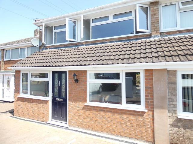 3 bedroom semi detached house to rent