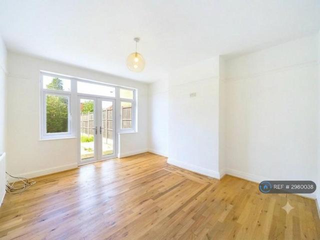 3 bedroom semi detached house to rent