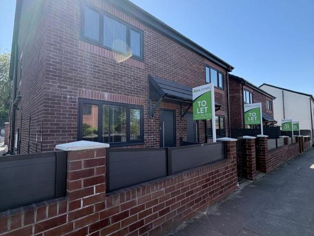 3 bedroom semi detached house to rent