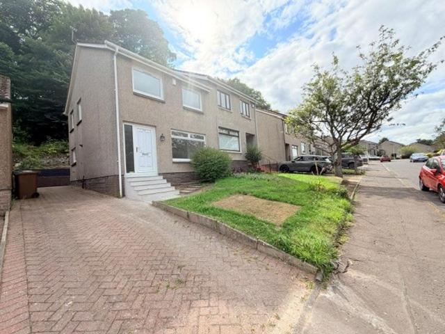 3 bedroom semi detached house to rent