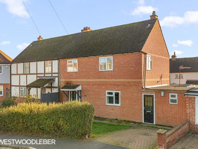 3 bedroom semi detached house to rent