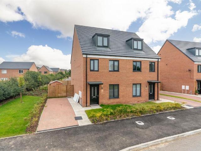 3 bedroom semi detached house to rent