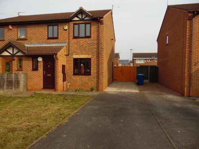3 bedroom semi detached house to rent