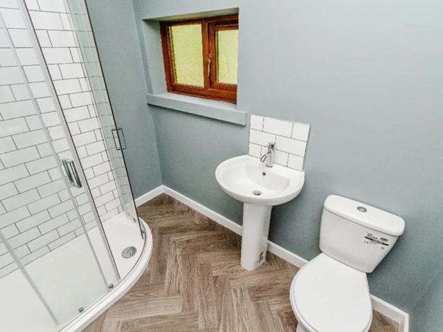 3 bedroom semi detached house to rent