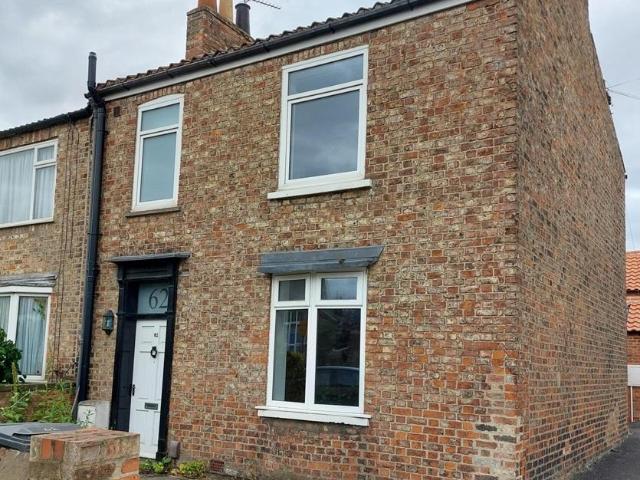 3 bedroom semi detached house to rent