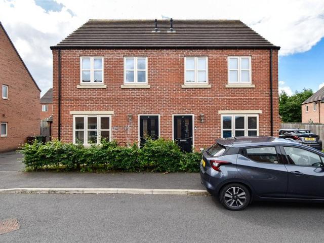 3 bedroom semi detached house to rent