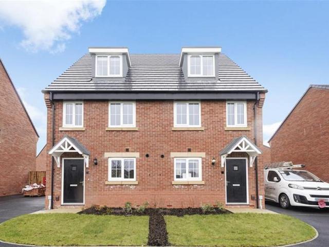 3 bedroom semi detached house to rent
