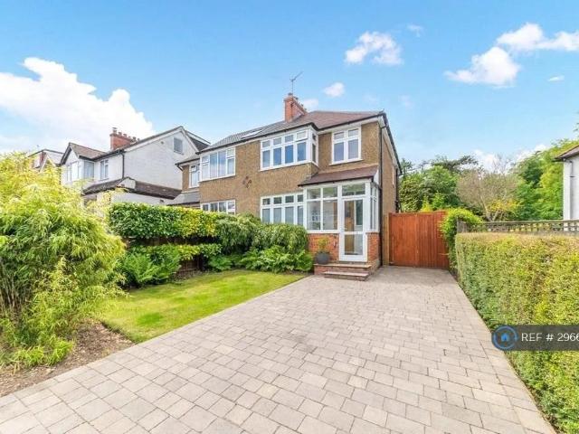 3 bedroom semi detached house to rent