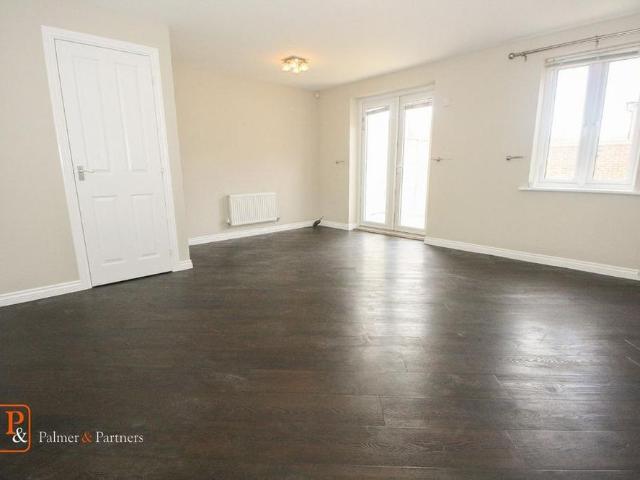3 bedroom semi detached house to rent