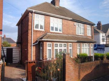 3 bedroom semi detached house to rent