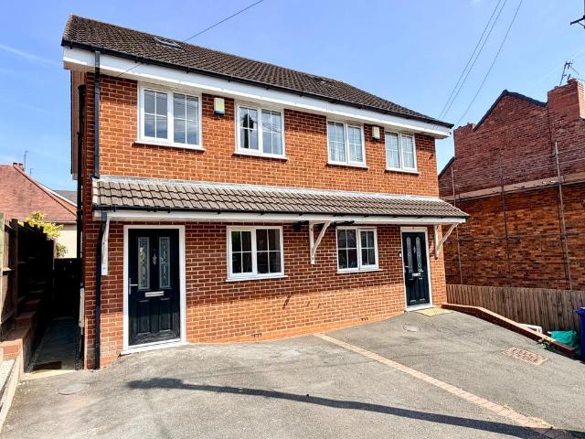 3 bedroom semi detached house to rent