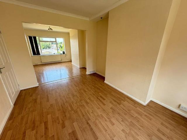 3 bedroom semi detached house to rent