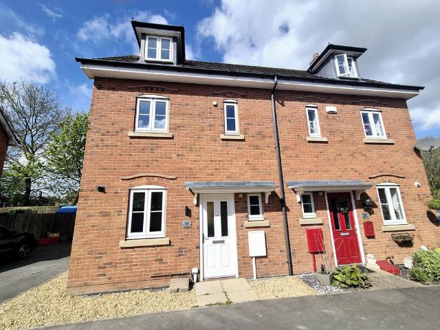 3 bedroom semi detached house to rent