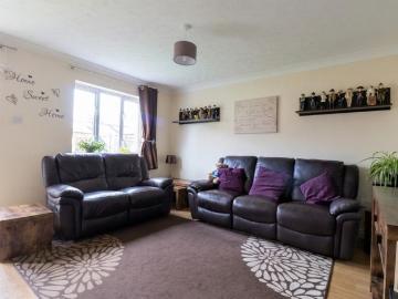 3 bedroom semi detached house to rent
