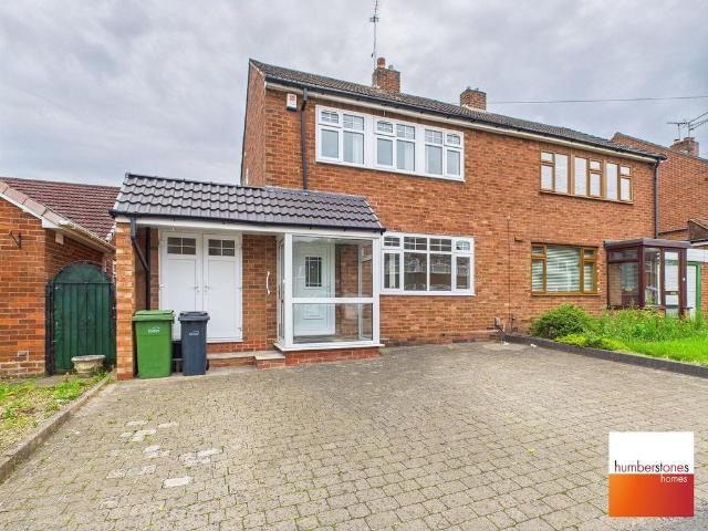 3 bedroom semi detached house to rent