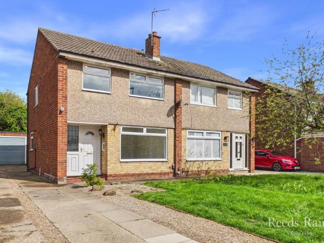 3 bedroom semi detached house to rent