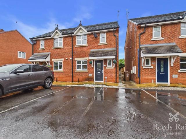 3 bedroom semi detached house to rent