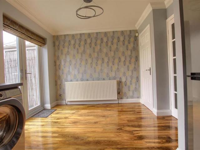 3 bedroom semi detached house to rent