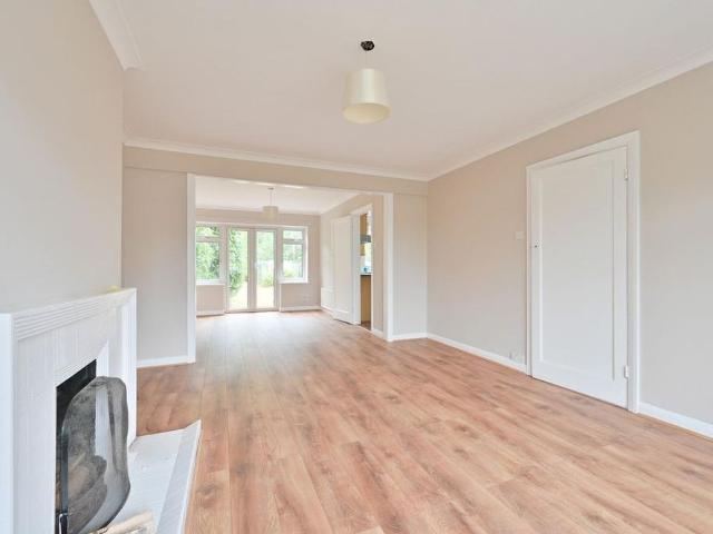 3 bedroom semi detached house to rent