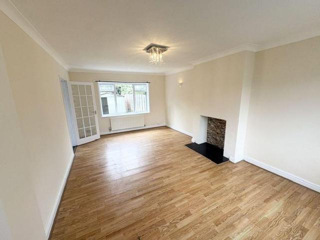 3 bedroom semi detached house to rent