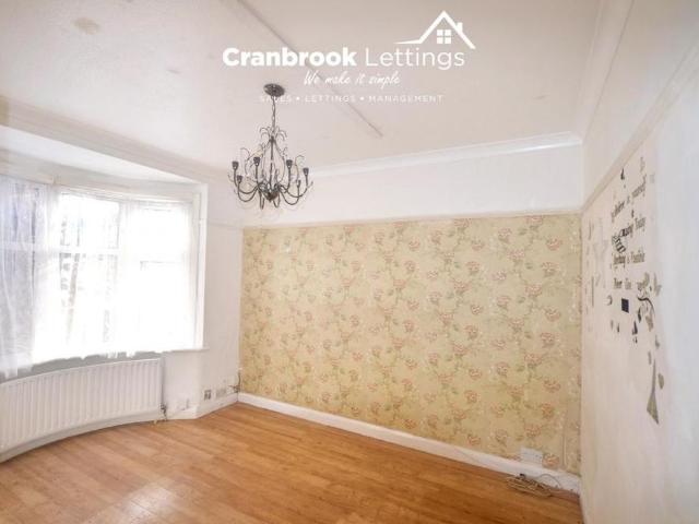 3 bedroom semi detached house to rent