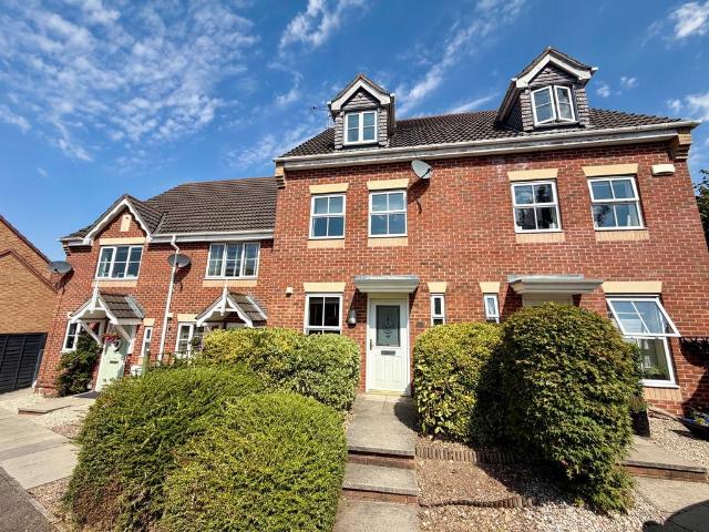 3 bedroom semi detached house to rent