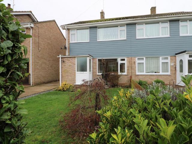 3 bedroom semi detached house to rent